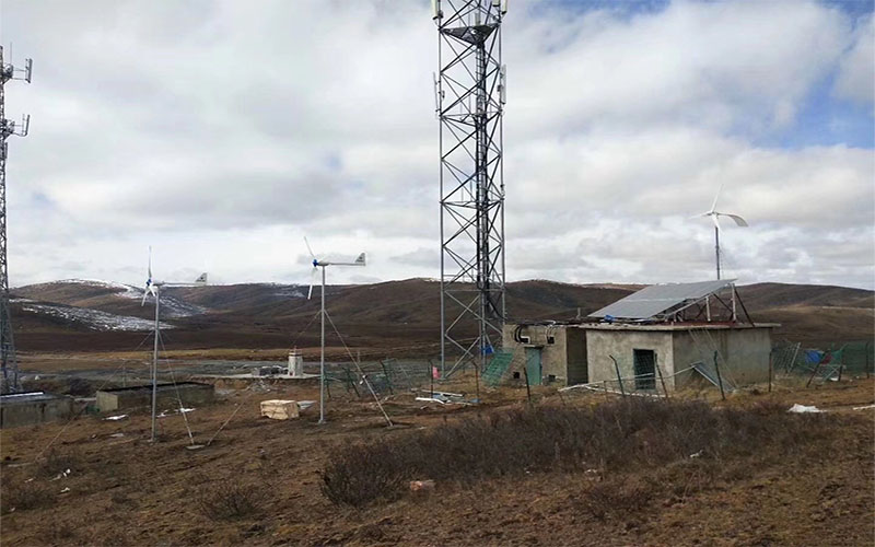 簡述分布式光伏發(fā)電與小型風(fēng)力發(fā)電機(jī)的區(qū)別與關(guān)聯(lián)性